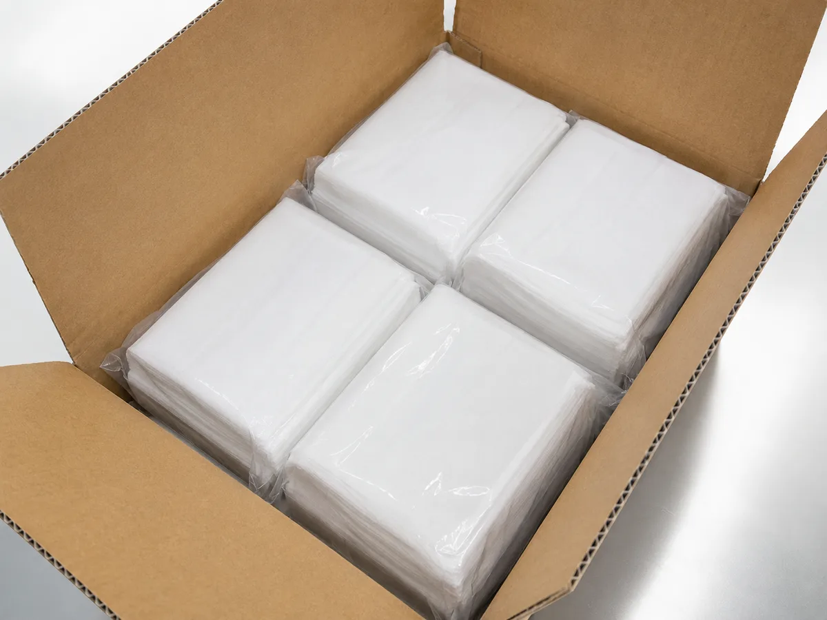 Empaque de paños de limpieza en cajas